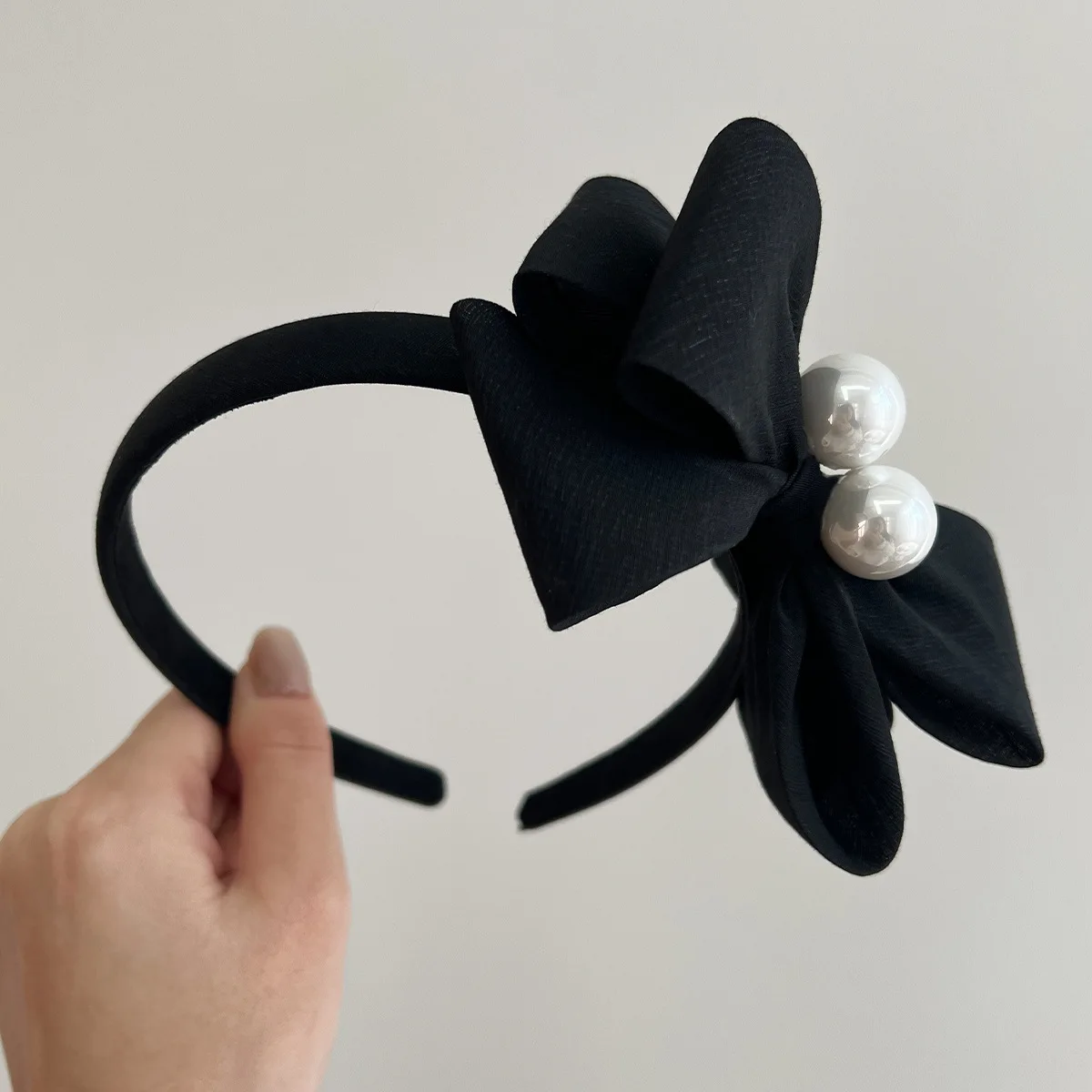 Perlenschleifen-Stirnband – voluminöses Haar-Accessoire mit elegantem Design, vielseitiges Alltagskleidung und perfektes Geschenk für Frauen – Detail 8