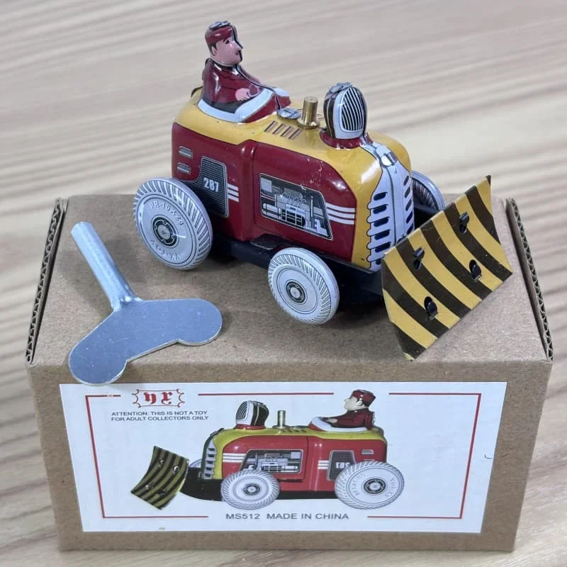 Classic collection Retro Clockwork Wind up Metal Walking Tin bulldozer robot recall Mechanical toy kids christmas gift Wind up Toy