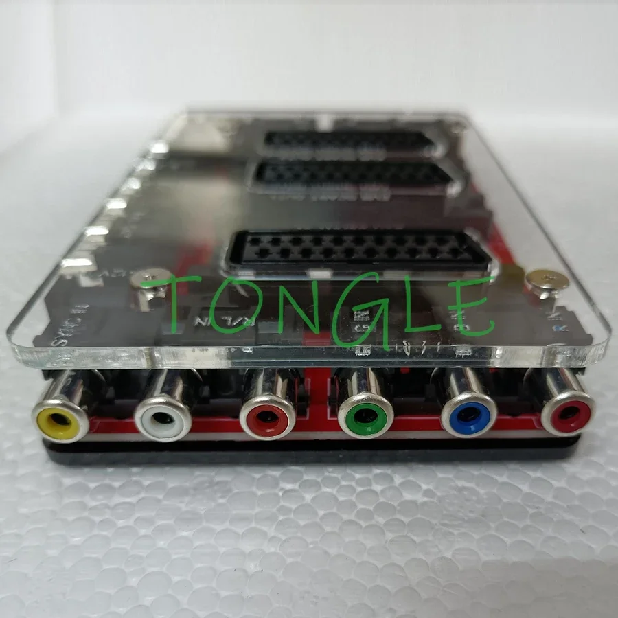새로운 1 IN 4 OUT 자동 스위처 1 Way In RGBS / SCART (EUR) 4 Way Out ( 2 * RGBS / 2 * SCART European) 디스트리뷰터 아케이드 게임