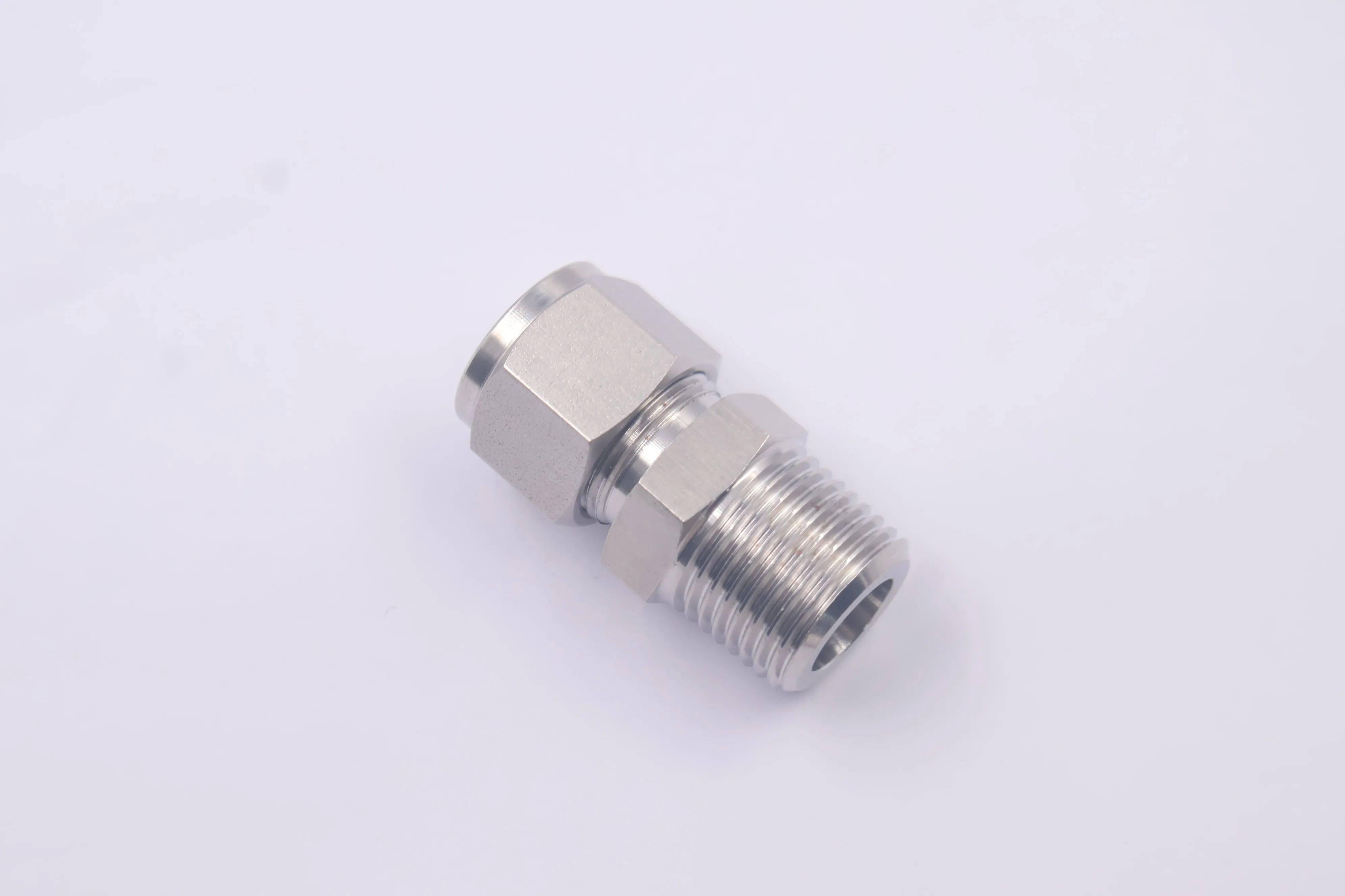 SS-810-1-8RTBT, Tube Fitting, Bored-Through Male Connector, 1/2 in. Tube OD x 1/2 in. Male ISO Tapered Thread