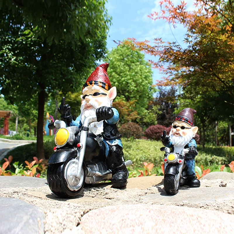

1PCS Gnome Dwarf Resin Crafts Garden Decoration Home Ornaments Biker Old Man Riding Motorcycle Statue Gardening Decorations
