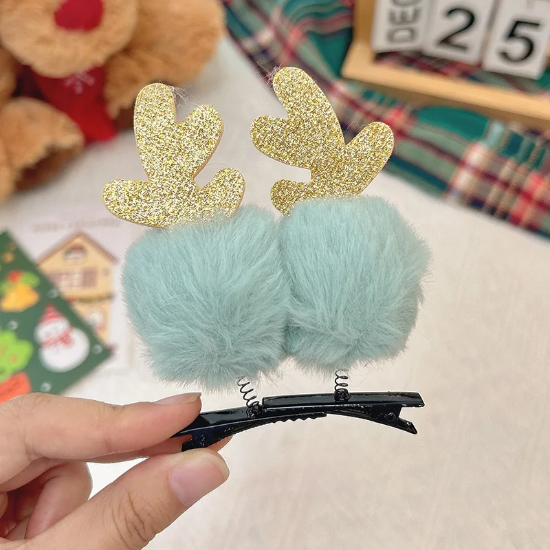 Green fur ball duck clip