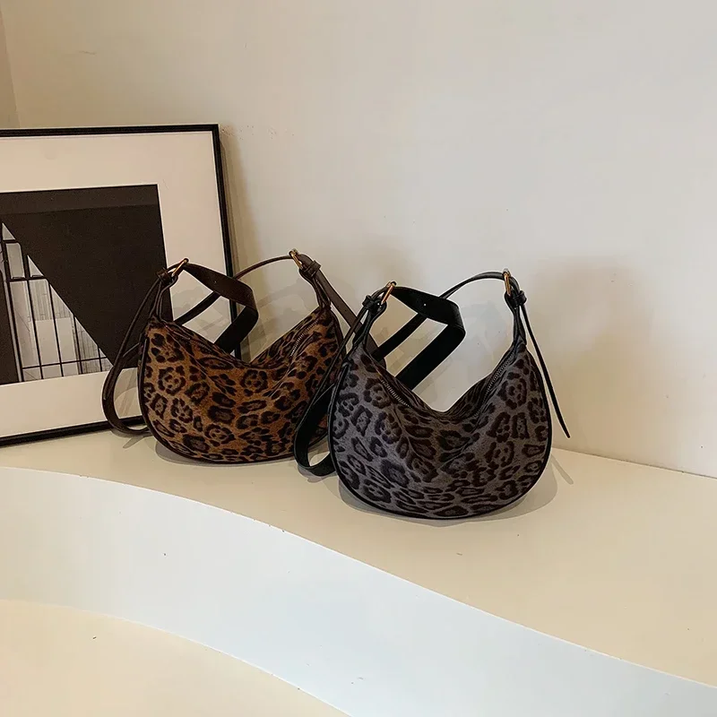 New Simple Leopard Print Zipper Nylon Youth Crossbody Bags 2025 High Quality Large Capacity Casual Commute Shoulder Bags - Image 5