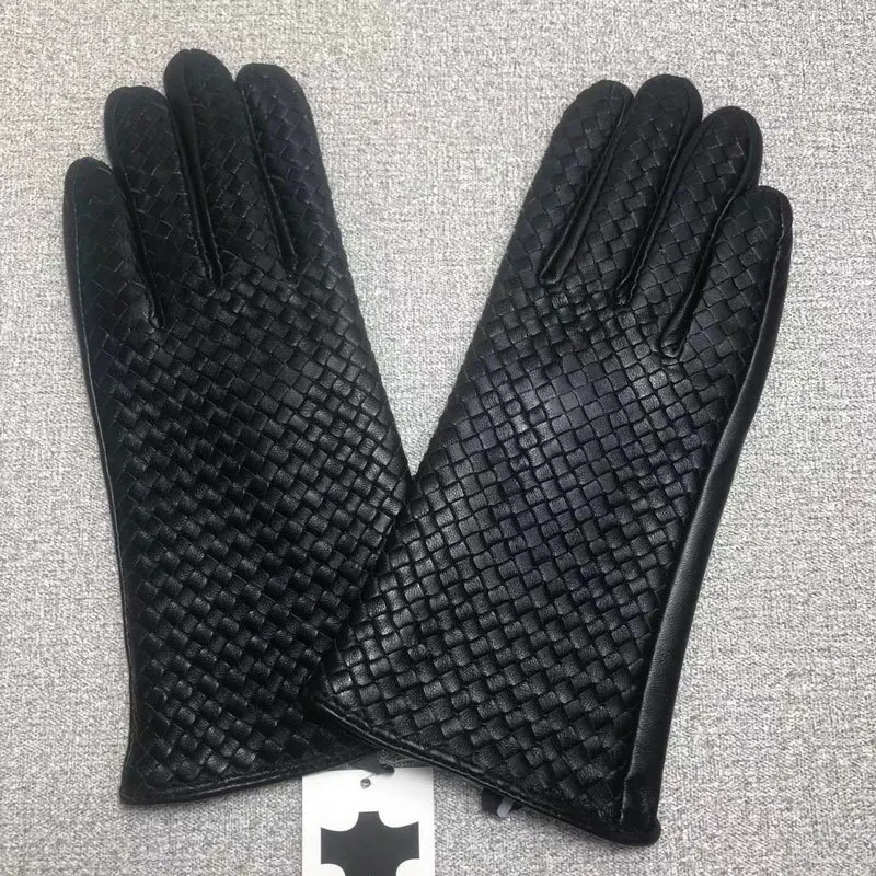 

Men and Women's Sheepskin Gloves Black Color Leather Simple Style Wool Lining Spring and Autumn Warmth Finger Gloves