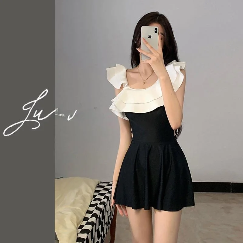 Slimming One-Piece Swimsuit for Women Thermal Spring Bathing Suit Faionable Skirt Sle Bla And White Pure Desire Swimsuit