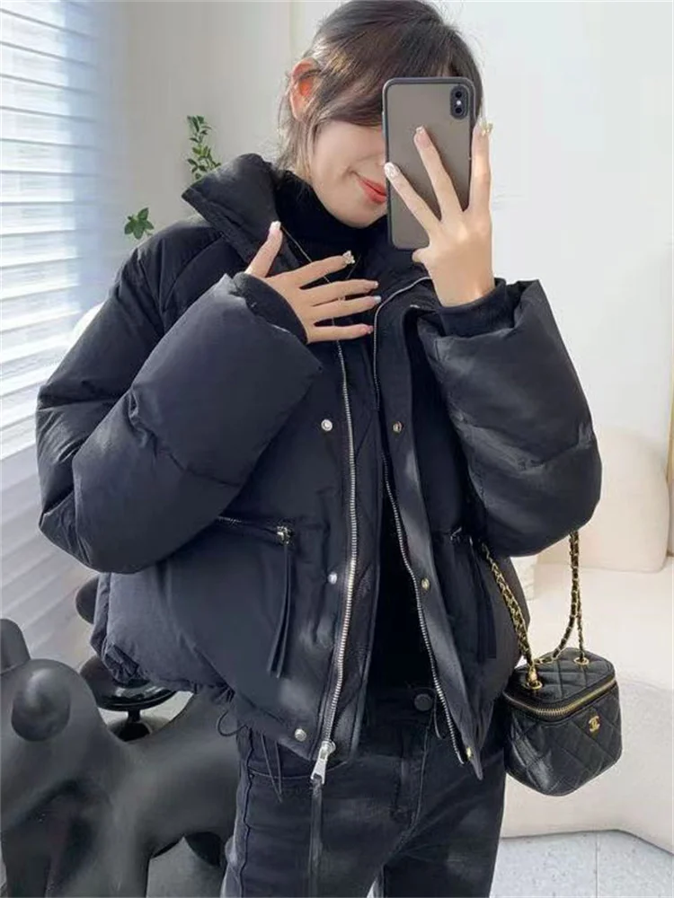 Рисунок 5 - Женская короткая куртка с воротником-стойкой