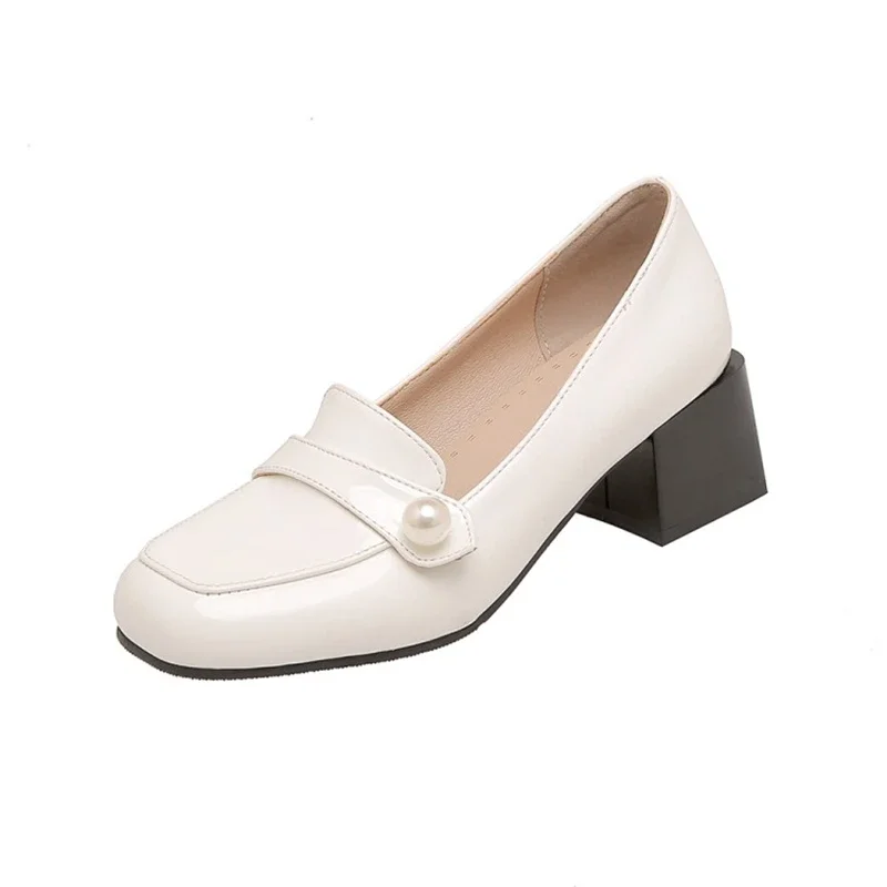 

Туфли женские из лакированной кожи, на высоком каблуке, размеры до 44-го