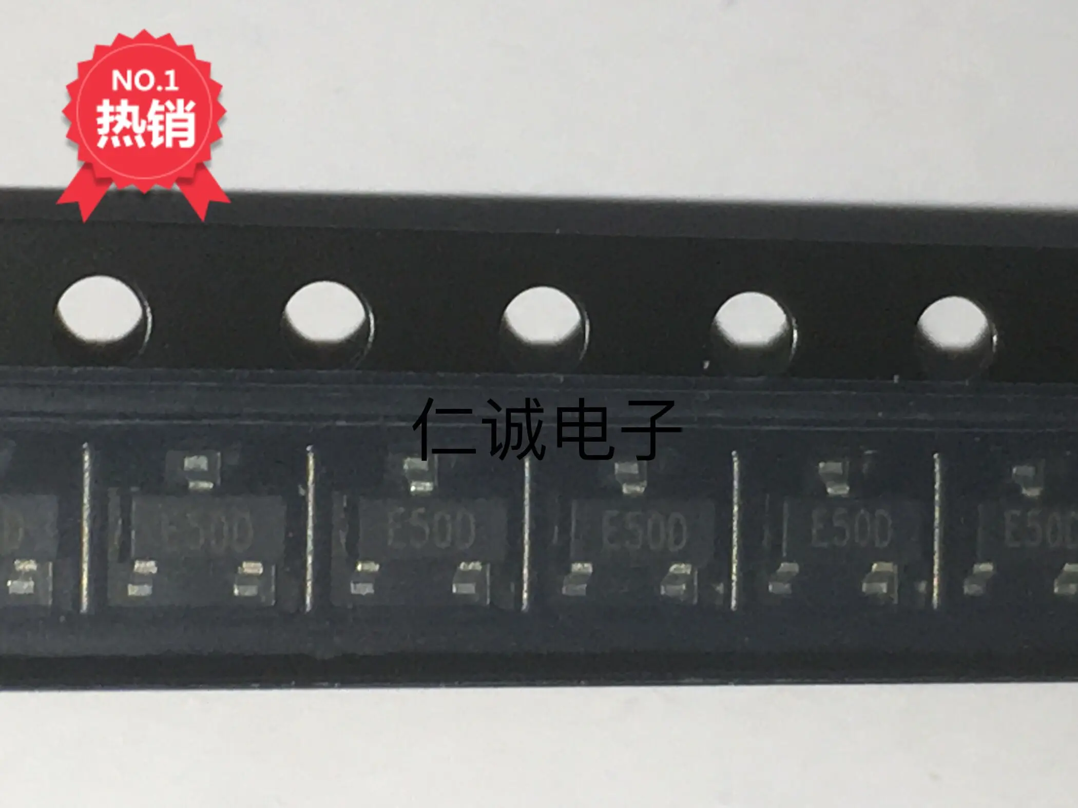 

Оригинальный Новый QX2303L50T QX2303 Silkscreen E50D SOT23-3, 30 шт.