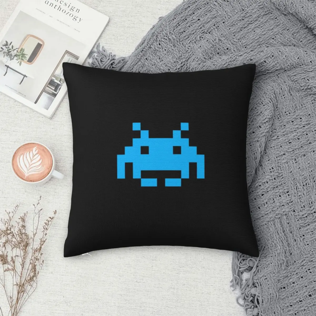 Фото Space Invaders, голубая квадратная подушка, искусственная Полиэстеровая льняная Бархатная подушка с принтом на молнии, декоративная подушка, искусственная подушка, наволочка для автомобиля №4