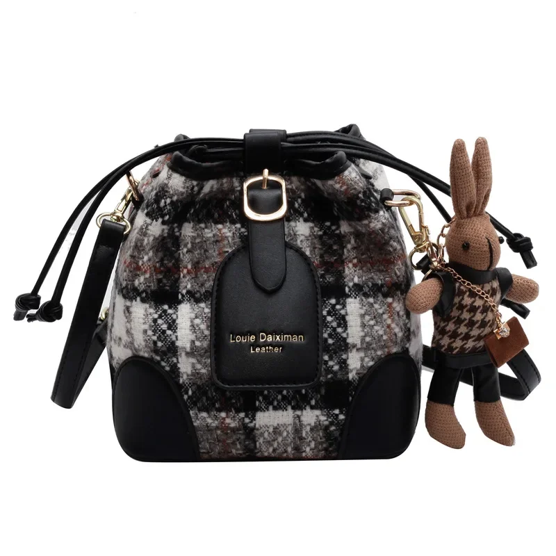 High-Grade Versatile Crossbody Bucket Shoulder Small for Women 2024 Spring New Plaid Commuter Women's Bag