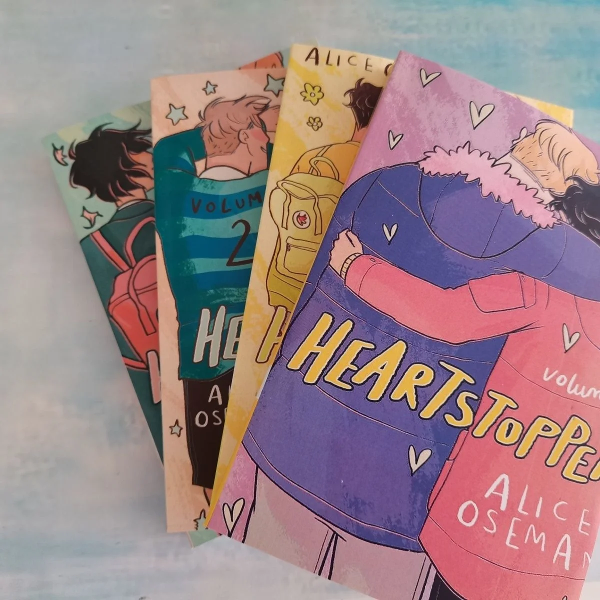 Heartstopper English Comic Books 1 To 4 Volumes By Alice Oseman The Love  Storys Of Nick And Charlie Paper Black And White Comics - AliExpress