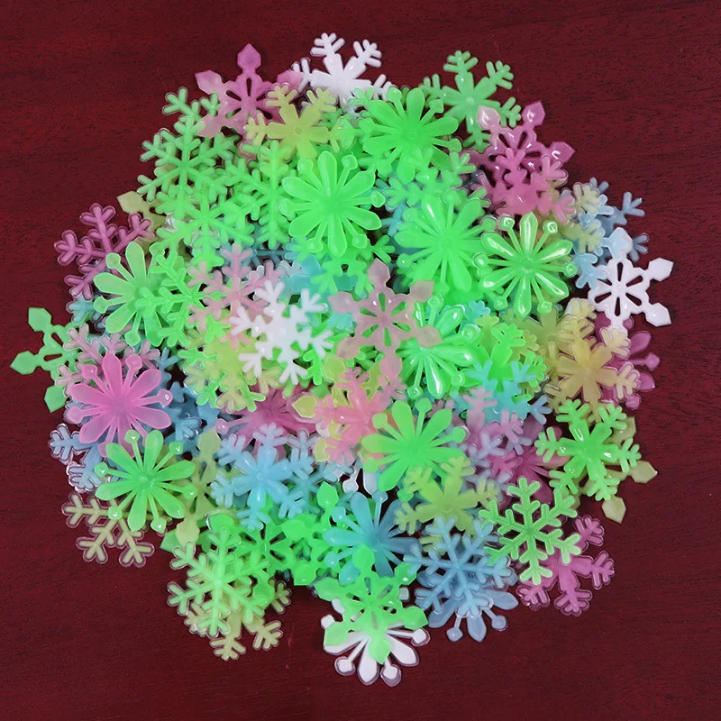 50pcs 3D Snowflake Luminous Wall Sticker Fluorescent Glow In The Dark Wall Decal Homw Kids Room Bedroom Christmas Decor