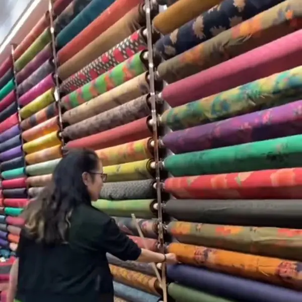 Chinese Real Silk Fabric Market Store