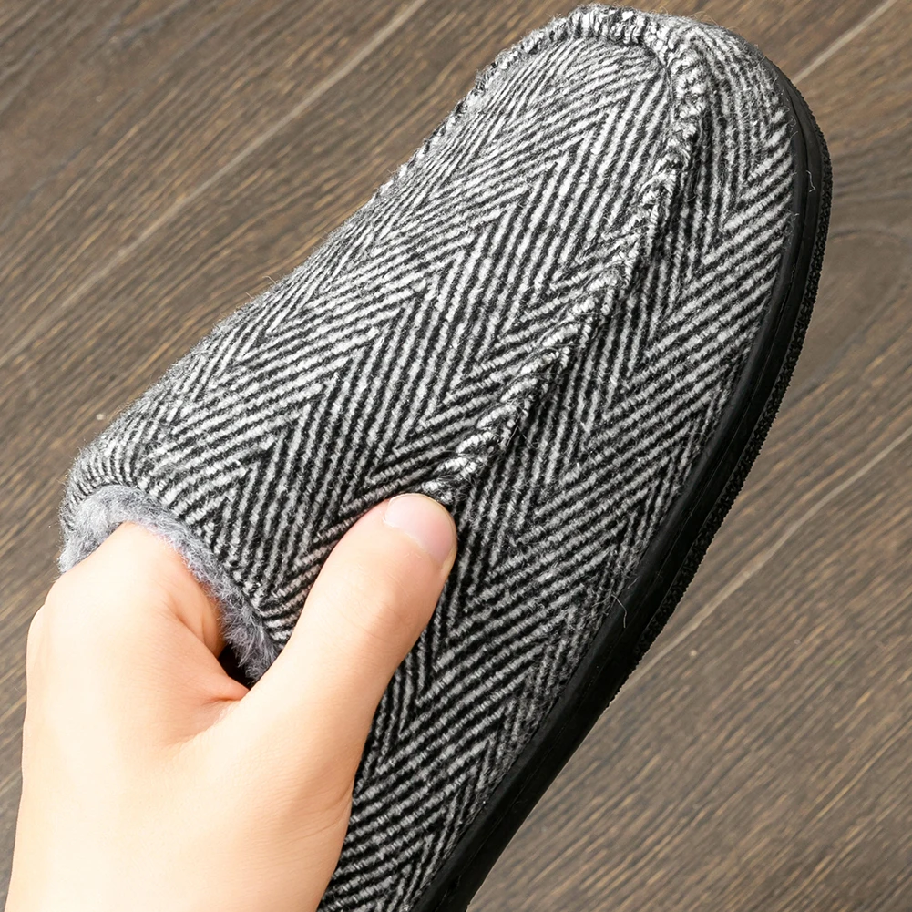 Luxuriöse Wollhausschuhe für Herren mit TPR-Sohle, Memory-Schaum-Plattform, warmes, weiches Kissen, rutschfeste Hausschuhe mit kariertem Design – Detail 11