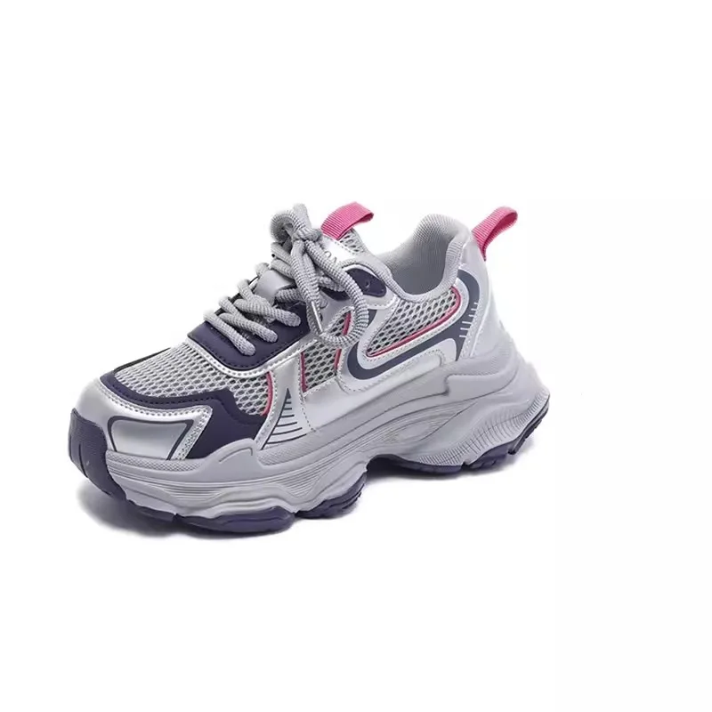 أحذية رياضية نسائية 2025 جديدة سميكة القاع المضادة للانزلاق عادية تنفس شبكة عالية الكعب الصيف الربيع الترفيه أحذية التنس