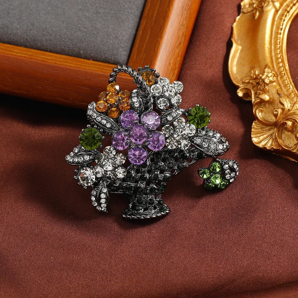 Broche Vintage En Métal Doré - Forme Panier à Fleurs - Occasion Charmante