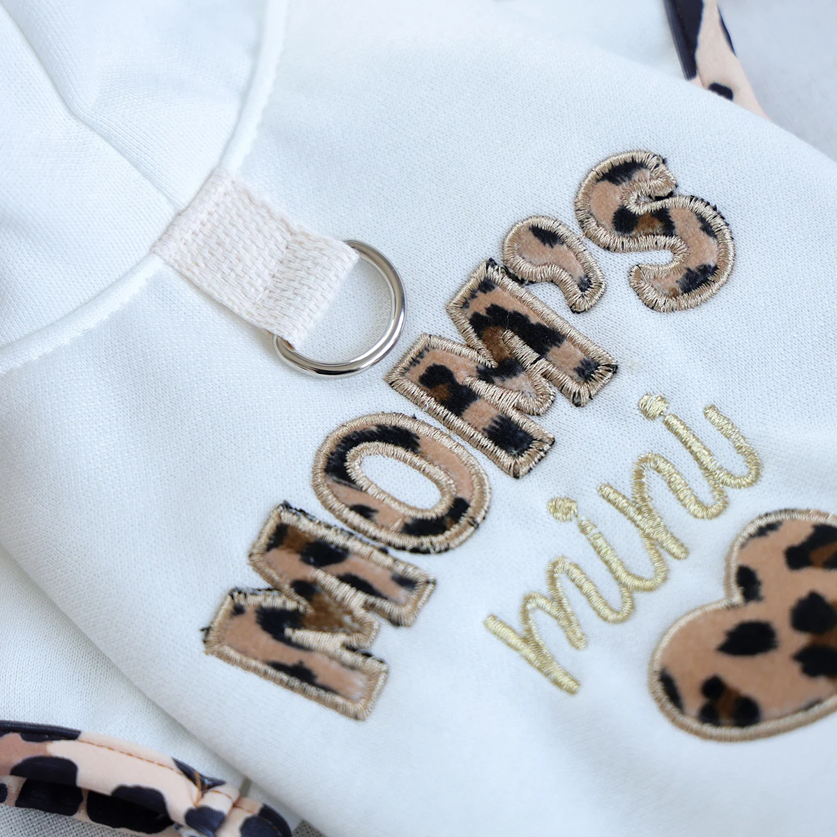 애완 동물 고양이와 강아지 옷 엄마의 작은  스웨터 흰색 후드티 사랑스러운 레오파드 프린트 자수 가디건 소형견에게 적합