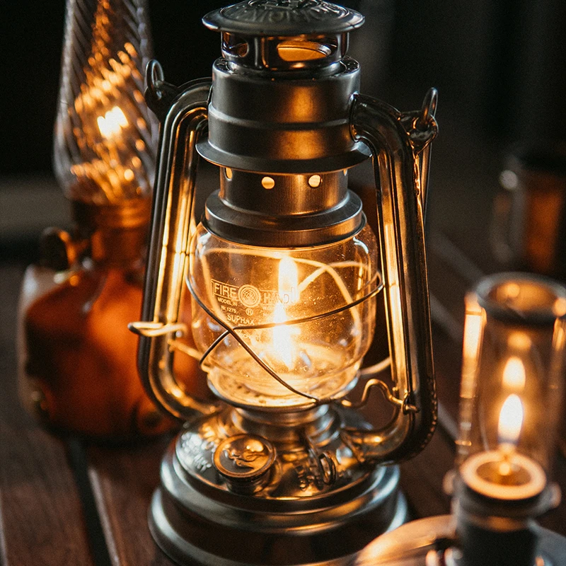 

Offweek Old Portable Lantern Kerosene Lamp Retro Camping Lamp Camping Lamp Camp Atmosphere Lamp