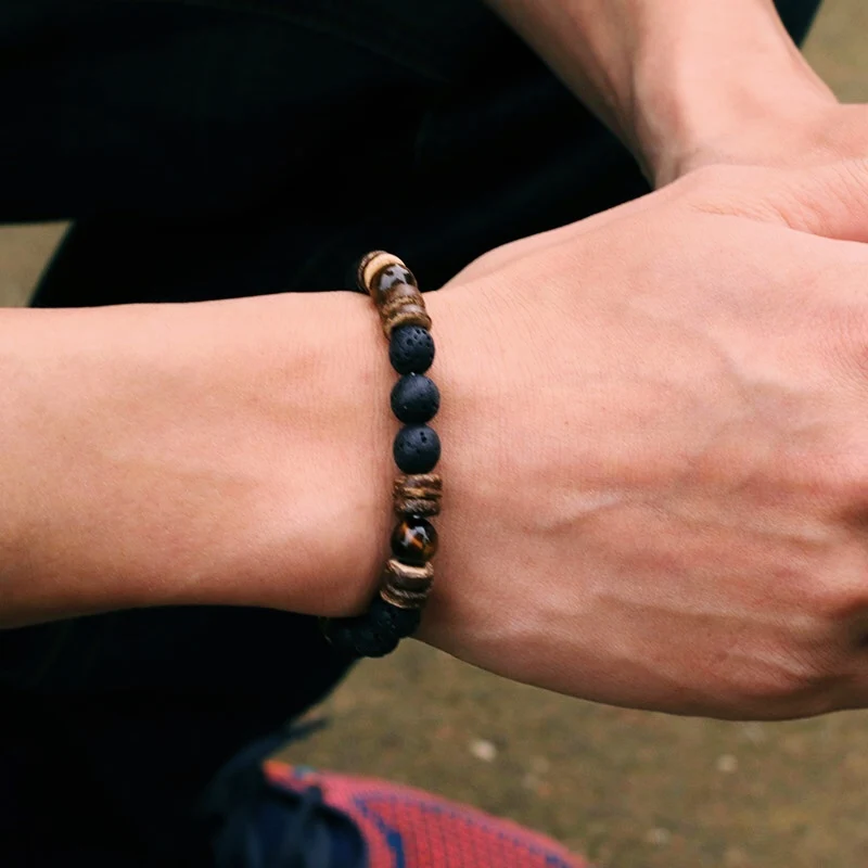 Neues handgemachtes natürliches Holzarmband für Männer 8mm Tigeraugen Vulkanstein Armband Freund Geschenk Sanskrit Pulseras Punk Schmuck – Detail 4