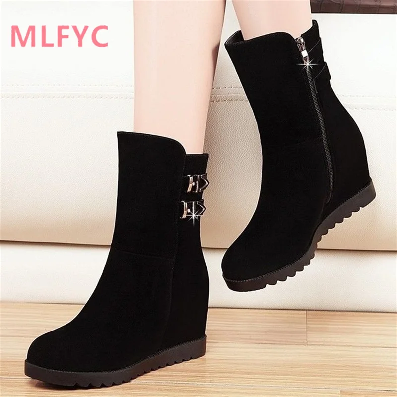 New Autumn and Winter Large Short Boots for Women's Matte Versatile Flat Bottom Mid Boot with Elevated Velvet Inside