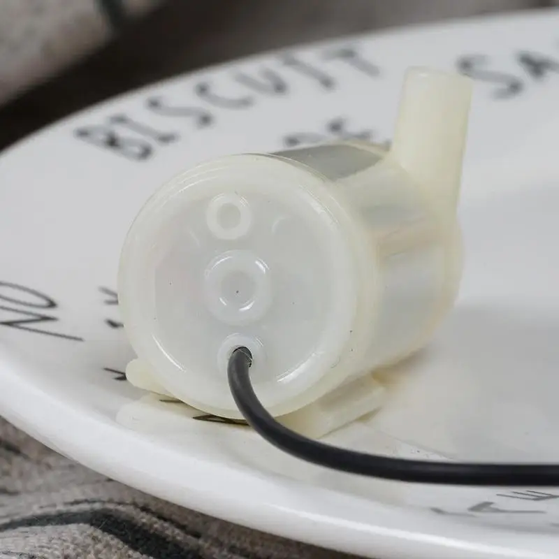 Micro Submersible Water Pump Amphibious Horizontal Dc2.5-6v Submersible Mute Circulation Fountain White Small 130-2 N6j3 1pc Submersible Water Pump