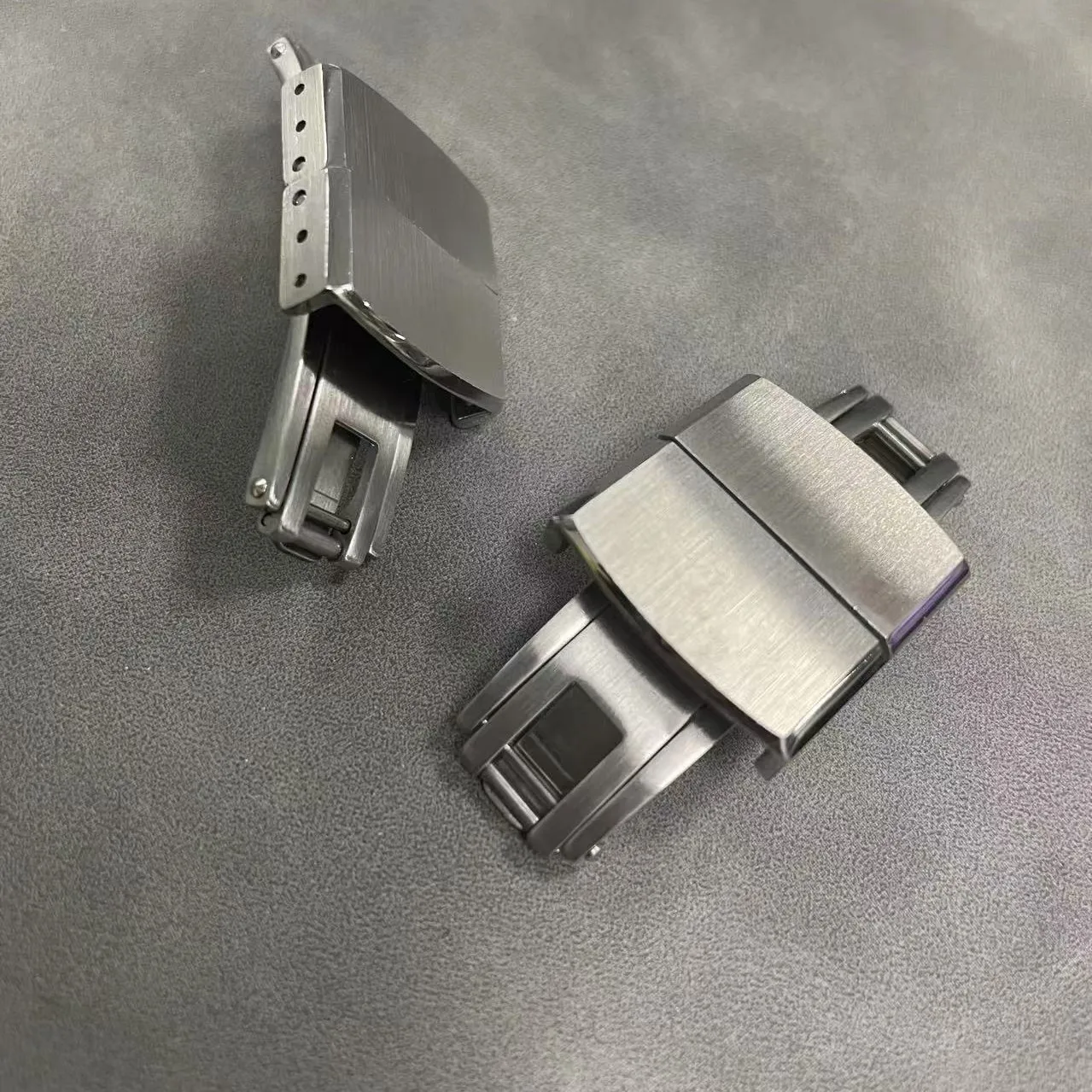 こんな感じでお願いしたいです(^.^) 18mm 19mm 20mm 21mm 22mm 可変式 銀色 時計ベルト センターライス