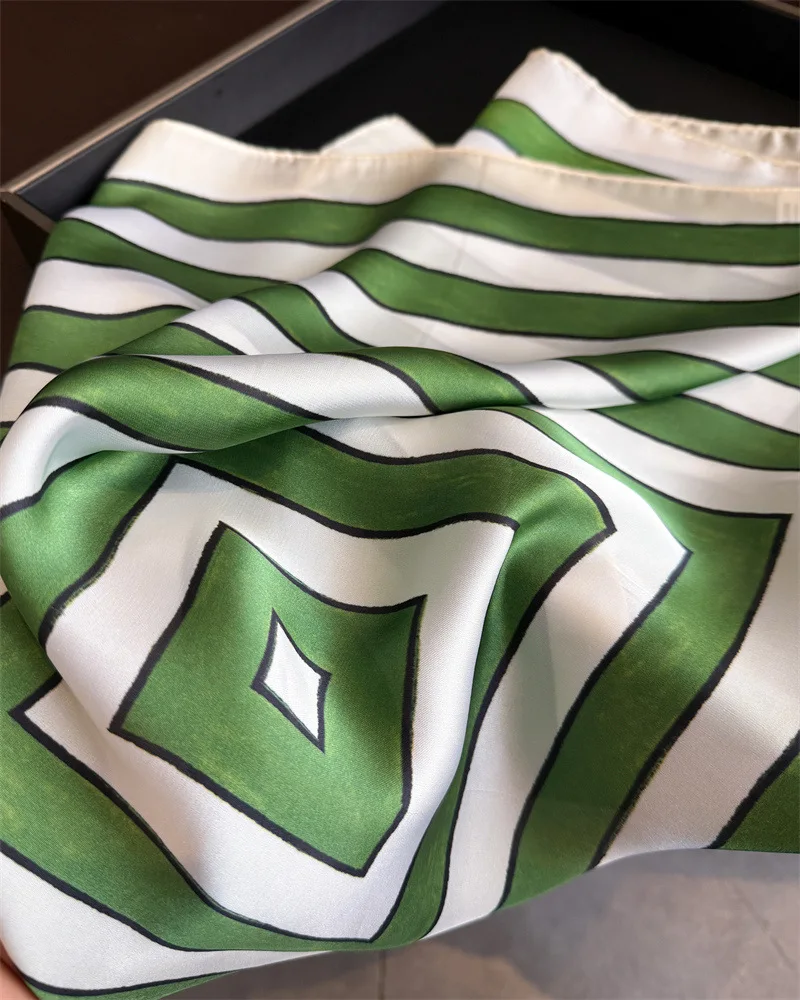 2026 Modischer quadratischer Schal für Damen, Haarband, weiches Halstuch, Vintage Hijab, gestreiftes Kopftuch, weibliches Pashmina-Bandana – Detail 11