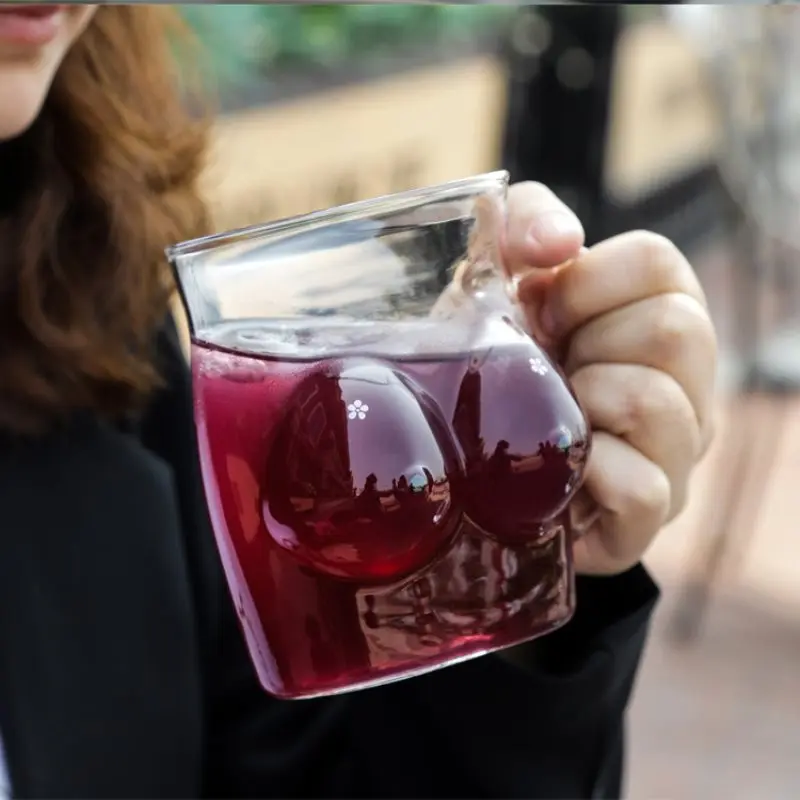 1pcs Creative Body Shape Glass Cup Sexy Lady Body Shape Chest Beer Cup Wine Shot Glass Handle Mug For Vodka Whiskey Beer