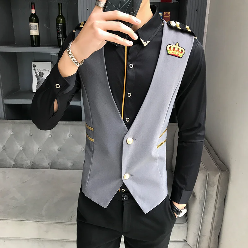 Rivet Decoration Dress Vests for Men Casual Slim Waistcoat Prom Party Disco Waiter Men Clothing Nightclub Work Sleeveless Vest