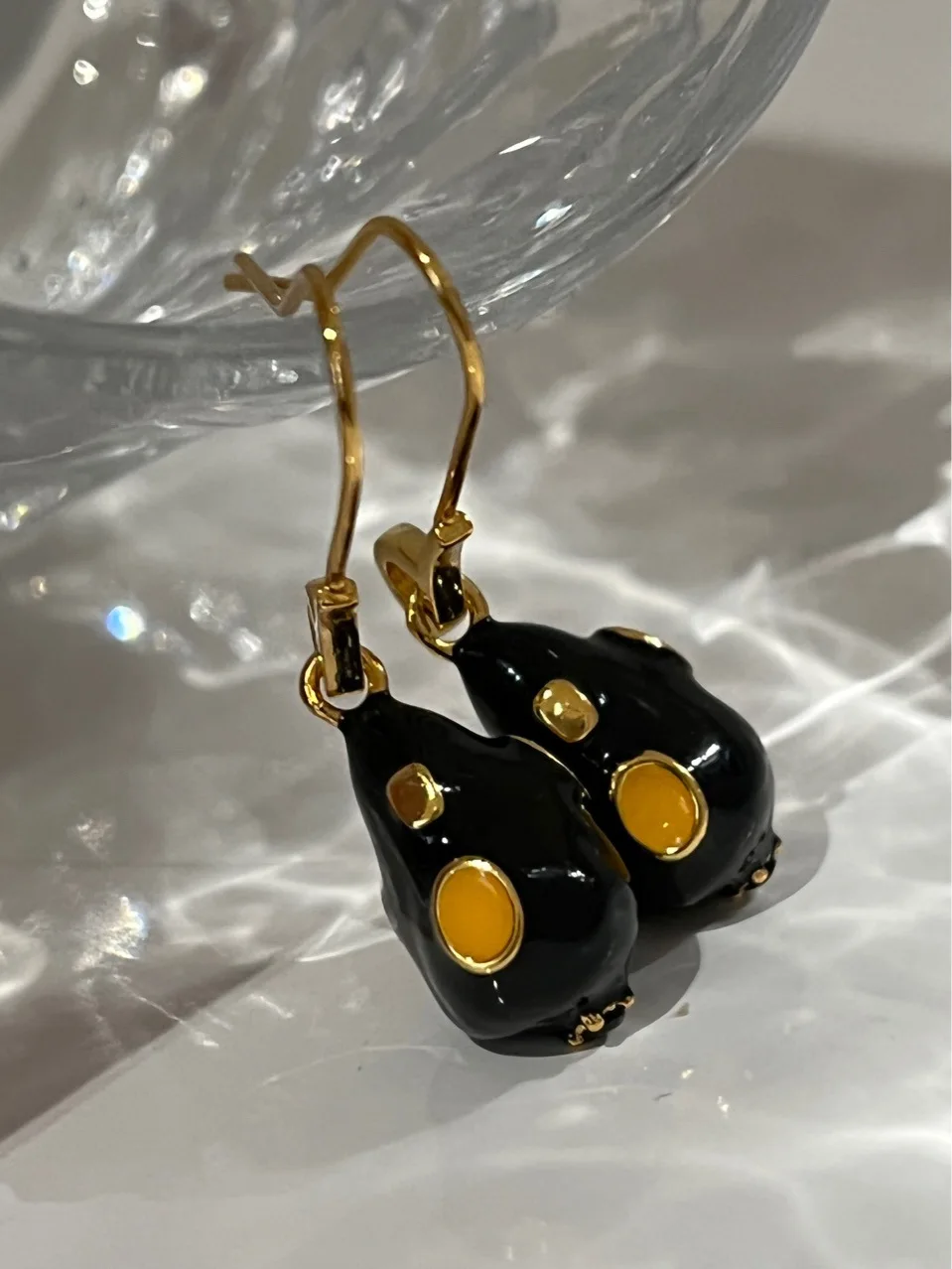 

Латунные черные клизные серьги, Женские Ювелирные изделия, панк, хип-хоп, дизайнерский подиумный редкий простой наряд в стиле бохо, топ, Япон...