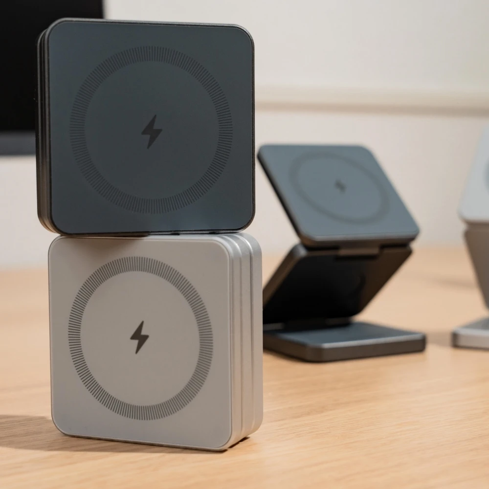 Supporto magnetico pieghevole wireless 3 in 1 per iPhone 16 15 14 13 Pro/Max/Plus 3/2 Station Dock Supporto per caricabatterie rapido_voghion.com