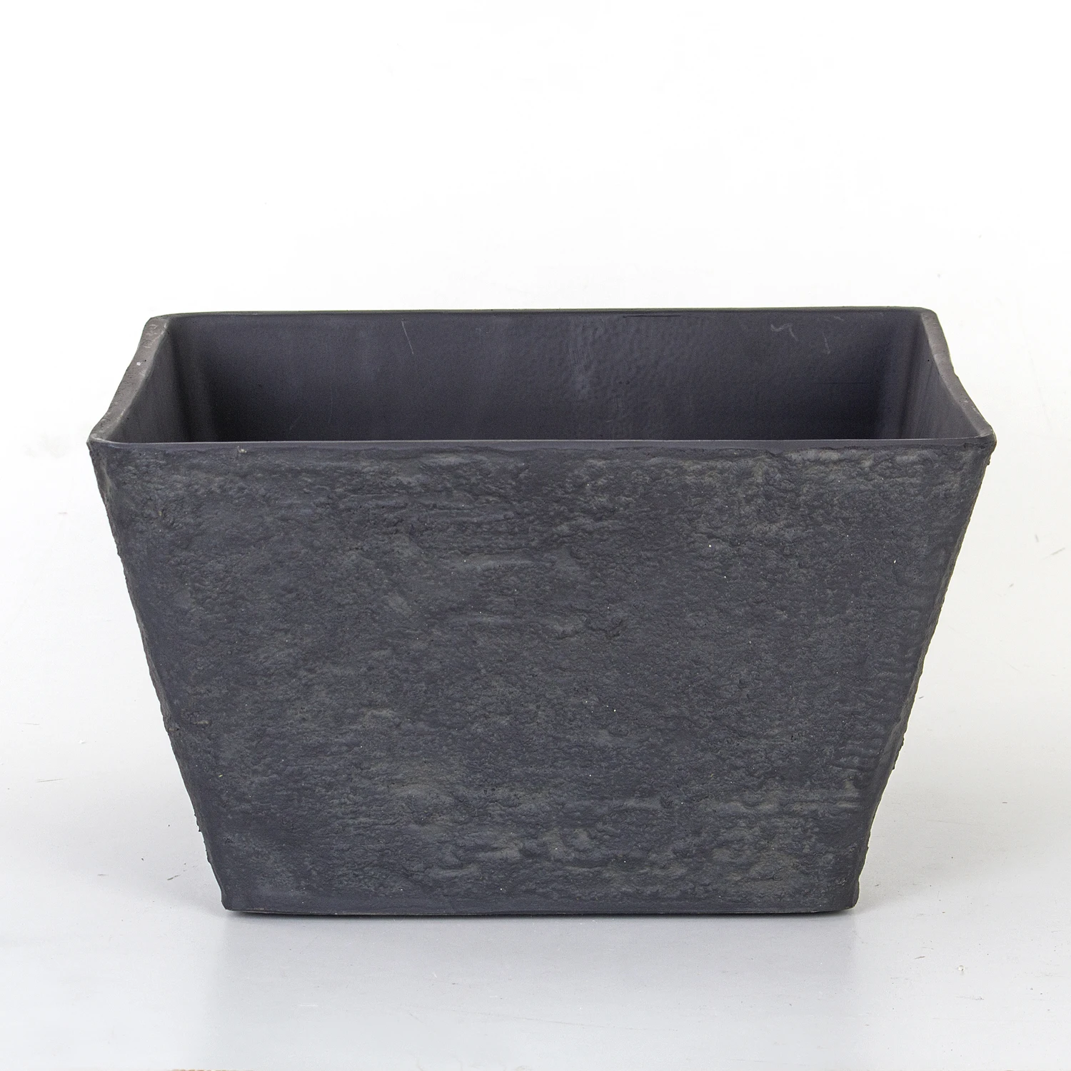 pot-de-fleurs-noir-a-motifs-en-beton-455x25-cm-euro-flora