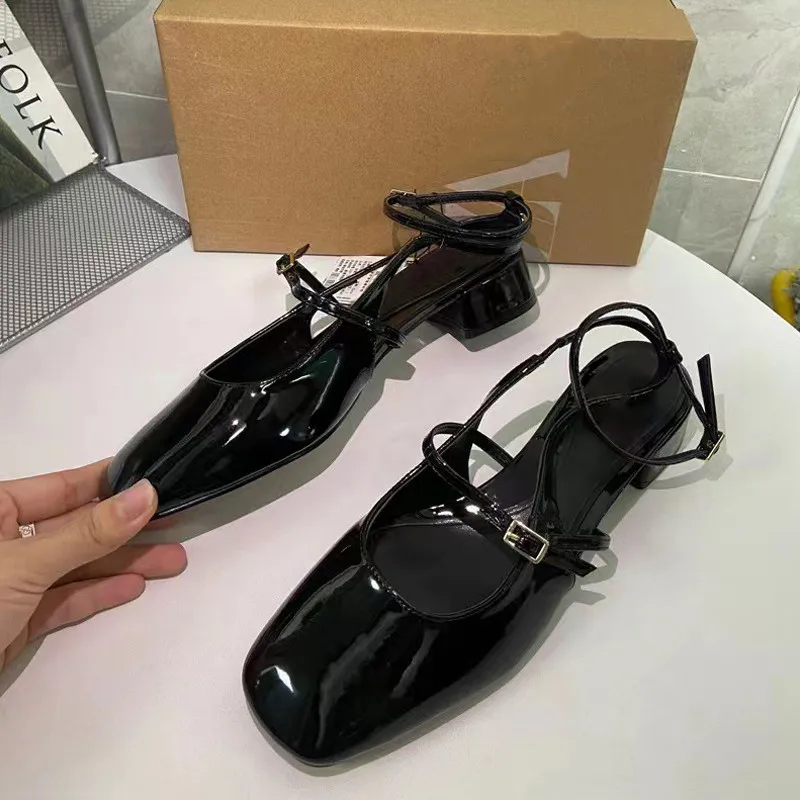 Рисунок 3 - Туфли-лодочки женские из лакированной кожи