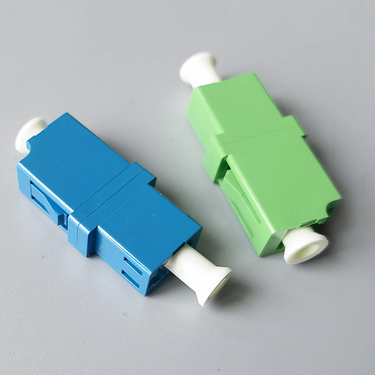 Fiber Optic Adapter Simplex Single Mode LC-APC/UPC FTTH 50pcs Coupler LC Connector Flange