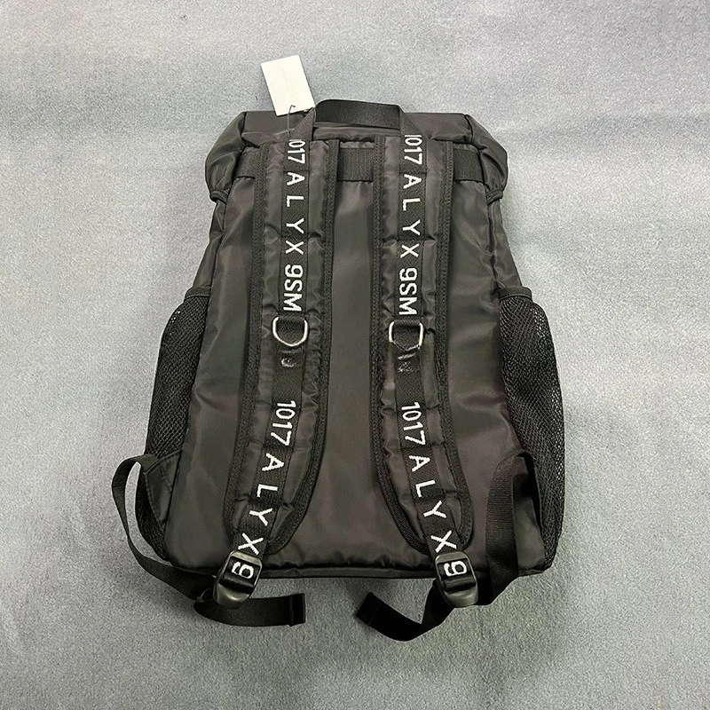 ALYX 1017 9SM メンズ バックパック リュックサック Amazon.co.jp: アリクス 1017 ALYX 9SM メンズ バックパック