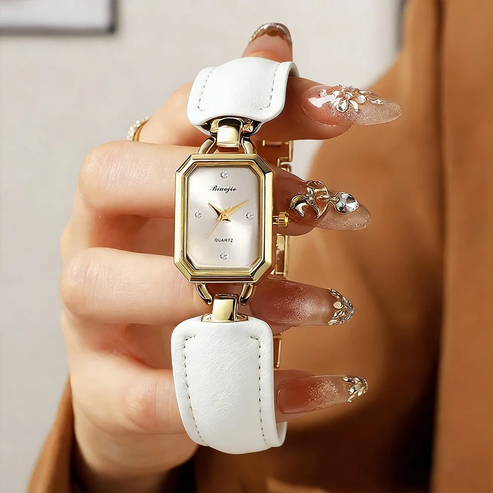 Elegant Women's Minimalist Leather Strap Quartz Watch - Water Resistant