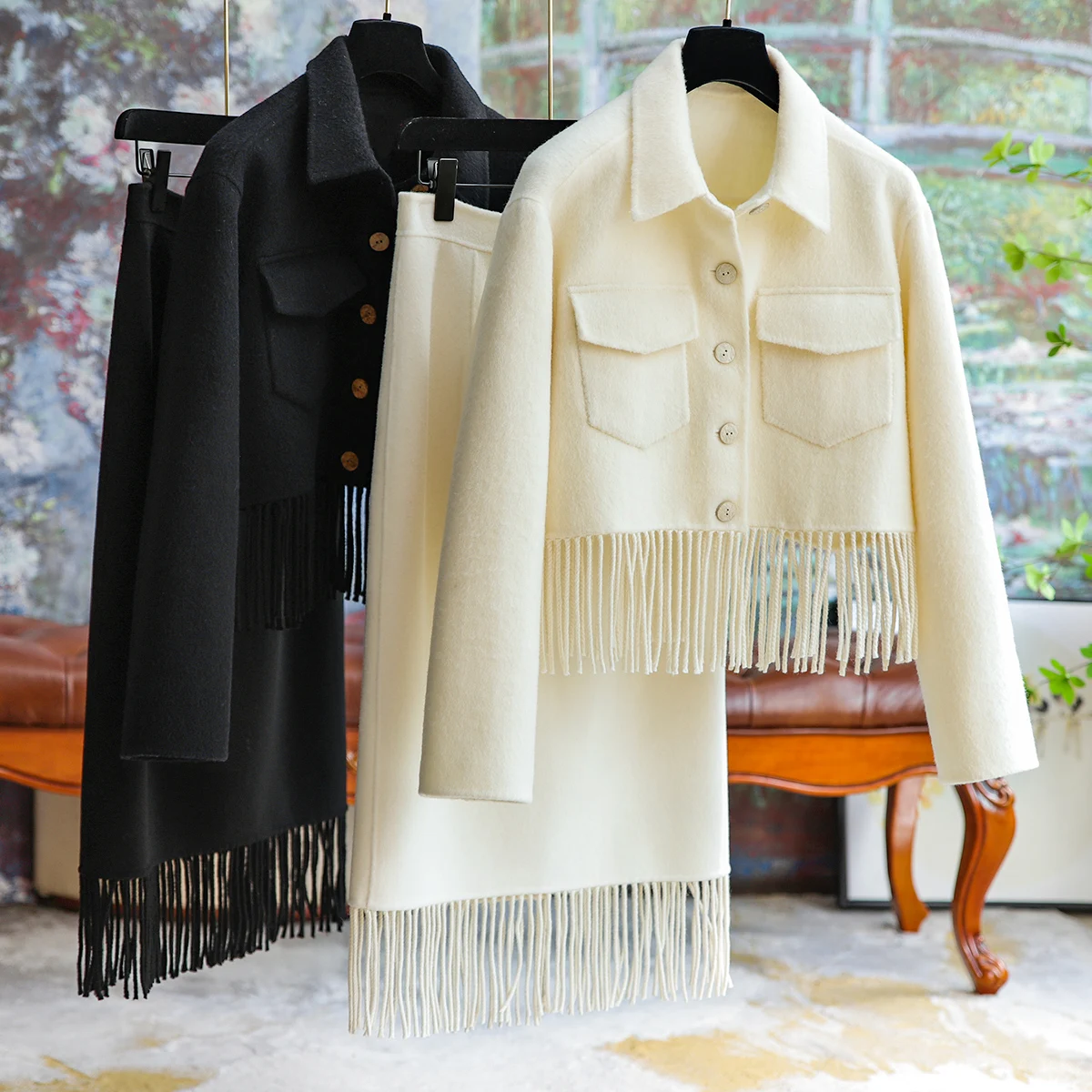 Рисунок 2 - Женский твидовый костюм с юбкой