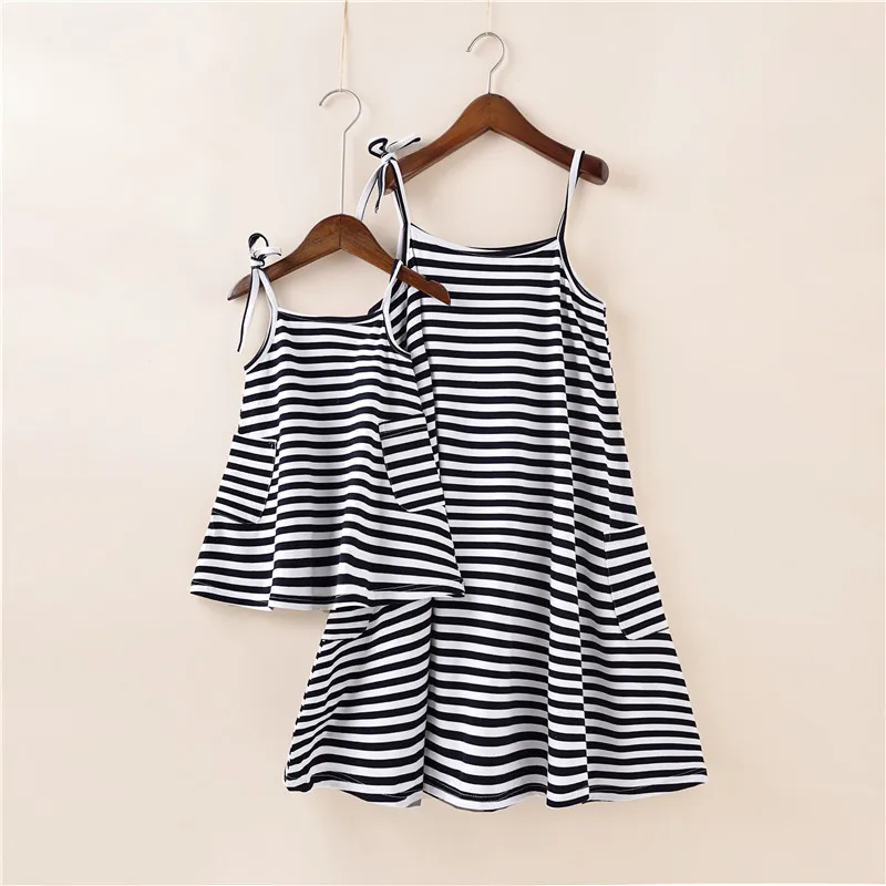 

Family Matching Outfits Girl Cotton Striped Clothing for Mother and Daughter Three Quarter Sleeve Dresses Mommy and Me Clothes