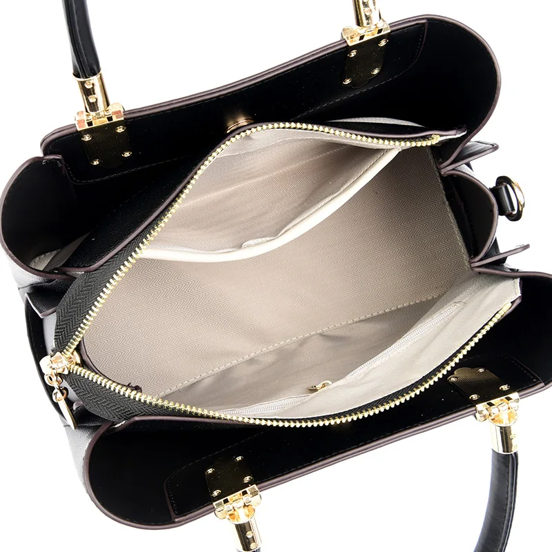 24時間以内発送 極美品 黒色 24fw Leather Waist Bag Masami leather handbag - Croco Black - Carbotti