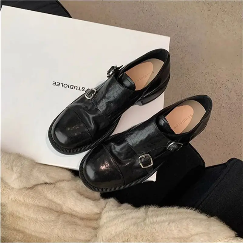 

Women's British Style Carved Leather Shoes Flats Buckle Black Shoes 2024 Spring Fashion Slip On Loafers Casual Shoes