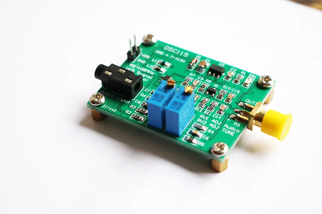 OSC115 88  108MHz FM  ȣ ߻ 