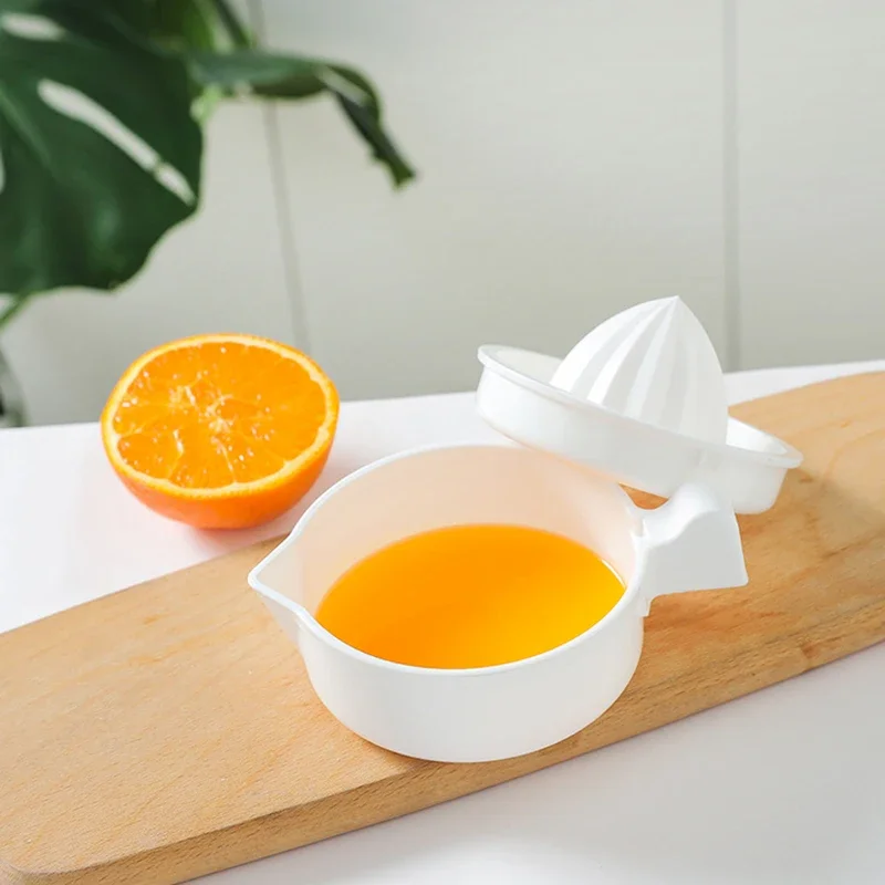 Plastic Manual Orange Juicer Kitchen Orange Lemon Squeezer Portable Citrus Juicer Multifunction Fruit Kitchen Accessories Lemon Squeezer Juice Squeezer Fruit Juicer