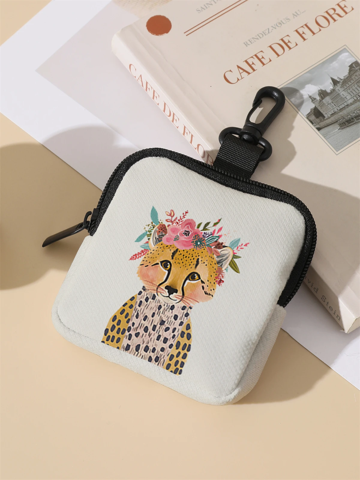Cheetah patterned large capacity coin wallets, digital printed wallets, and storage bags are ideal choices for gift giving