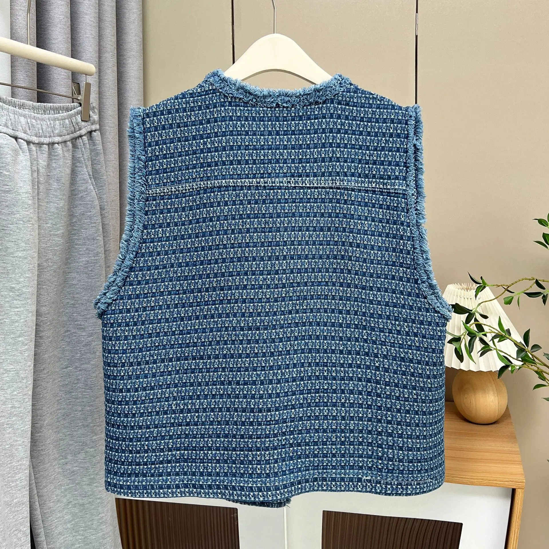 2025 Spring Plus Size Women's Tweed Frayed Hem Denim Vest, Chic Sleeveless Waistcoat Jacket, Stylish Casual Top 8288