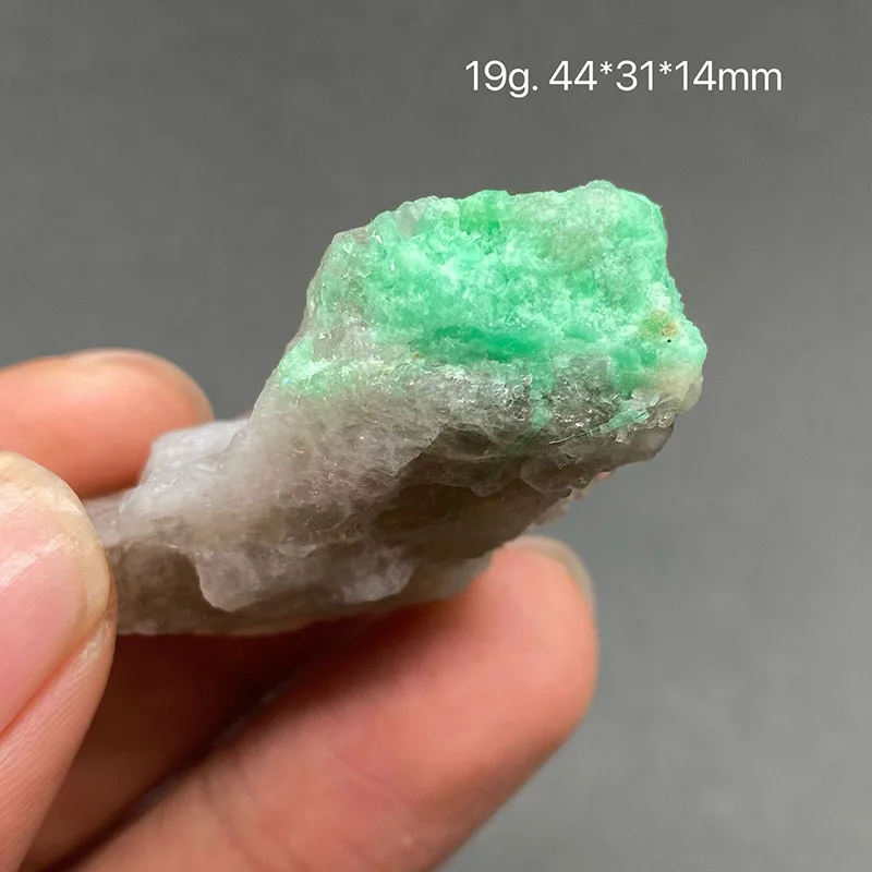 100% natural emerald primitive mineral specimen Healing Crystal gem collection