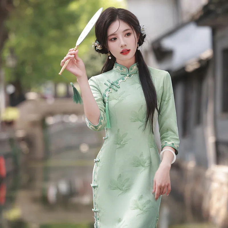green emerald velvet dress Amazon.com: China Red Wedding Qipao Women High End Chinese Evening Dress  Traditional Clothes Long Fish Tail Cheongsam s1 XS : Clothing, Shoes &  Jewelry main image 0