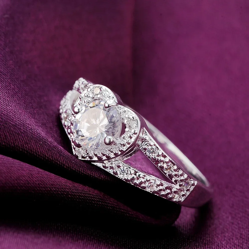 Pretty 925 Sterling Silver Crystal Romantic Heart Diamond Rings per le donne Fashion Party Gifts accessori da sposa di lusso gioielli