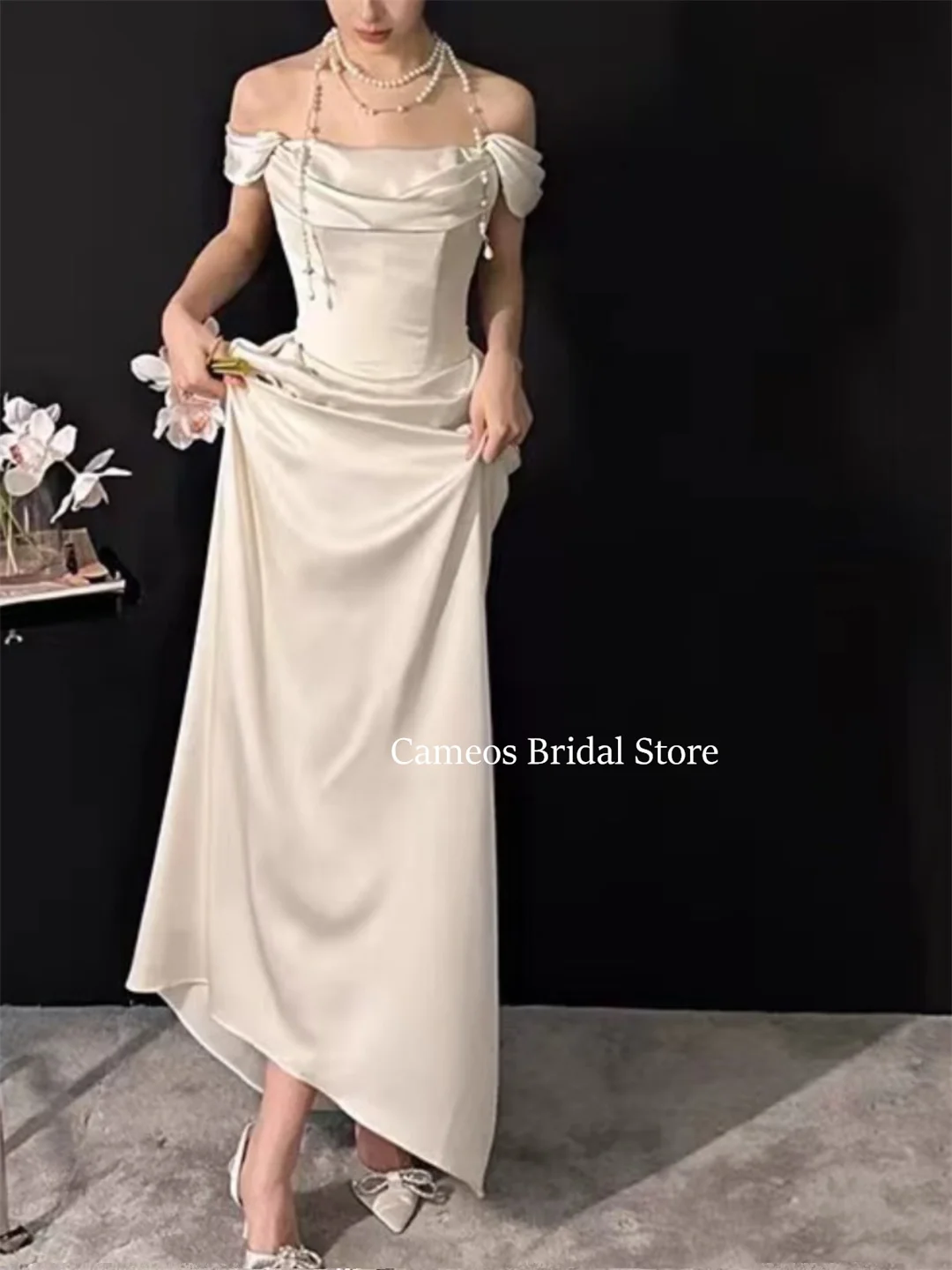 

SONDR Korea Wedding Dress Custom Made Ruched Bride Dress Ivory Off-Shoulder 웨딩드레스 Silk Satin Short Sleeves Wedding Gown Bridal