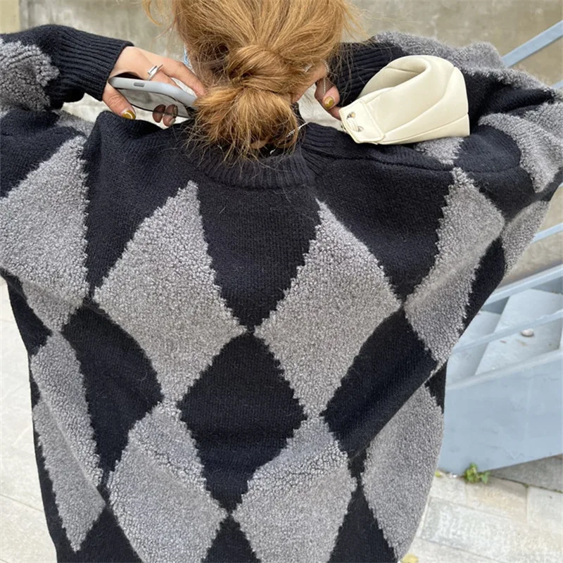 

2022 New Autumn and Winter Women's Vintage Rhombic Contrast Sweater Slouchy Loose Shirt Top