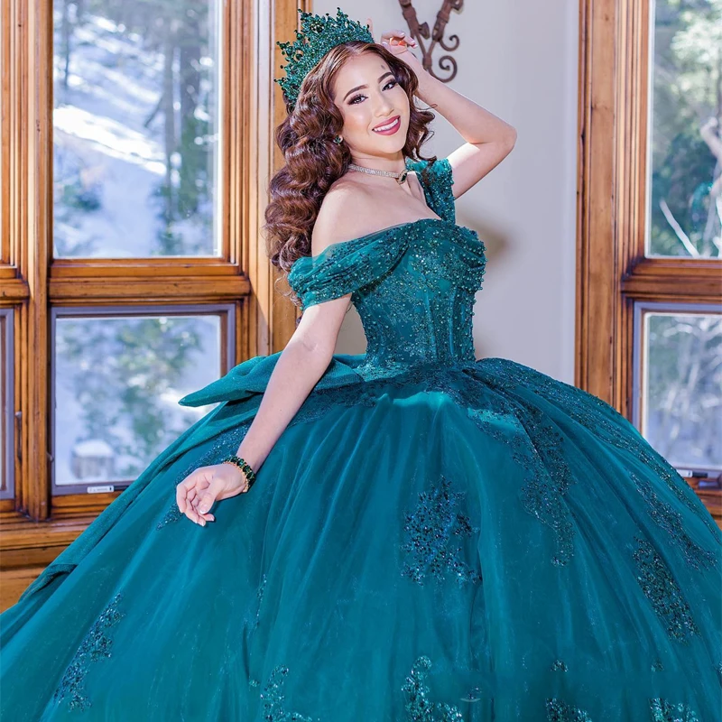 

Emerald Green Quinceanera Dresses for Sweet 15 Year Sexy Off the Shoulder Puffy Ball Gown Lace Appliques Beading Princess Gowns